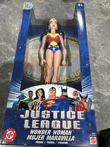 Justice League Wonder Woman 10" Action Figure DC JLU Scatola Blu con Lazo NUOVO - Foto 1 di 3