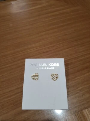 Aretes Michael Kors de plata de ley con corazón abierto Foto 1 de 4