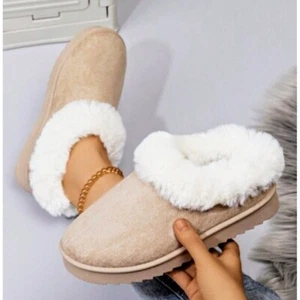Fuzzy Slippers Cozy Scuff Clog Slip On Faux Fur Lined Beige Size 6 NWOT - Picture 1 of 6