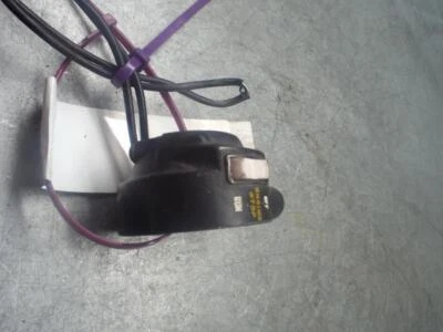 Carcasa del acelerador del interruptor lateral derecho Kawasaki KM100 1975 Foto 1 de 4