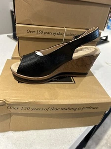 Cushion Walk 955635 Sandal In Black - Size 4