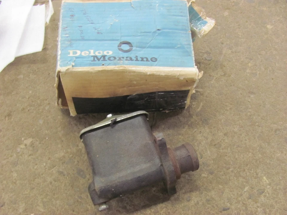 Cilindro de freno maestro para camioneta Chevrolet Ser 10 20 NOS 60 61 62 63 64 65 66 5467733 Foto 1 de 1