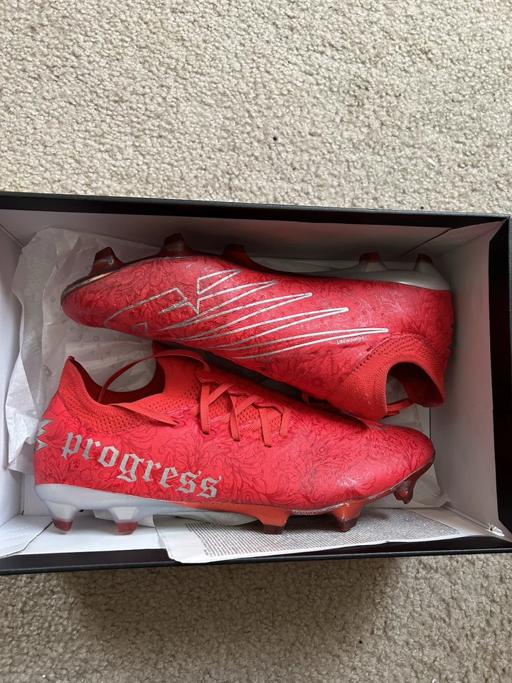 Botines de fútbol New Balance Bukayo Saka x Furon V7 Pro FG Energy Red para hombre talla 11” Foto 1 de 4