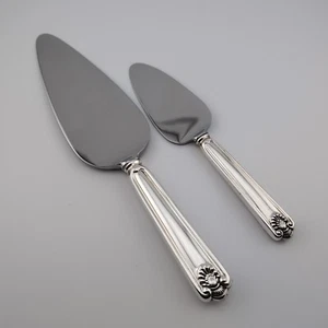 Towle Fiddle Shell Alden Sterling Silver Pie and Cheese Servers - Picture 1 of 3