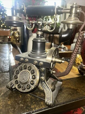 Design Toscano The Eiffel Tower 1892 Reproduction Telephone - Image 1 of 2
