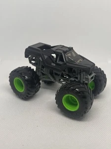 Monster Jam Soldier Fortune Black Ops Serie 6 1:64 lose - Bild 1 von 5