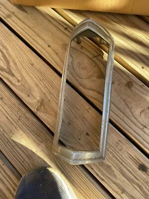 1977-1979 Ford Thunderbird front park corner light bezel chrome trim right RH Foto 1 de 4