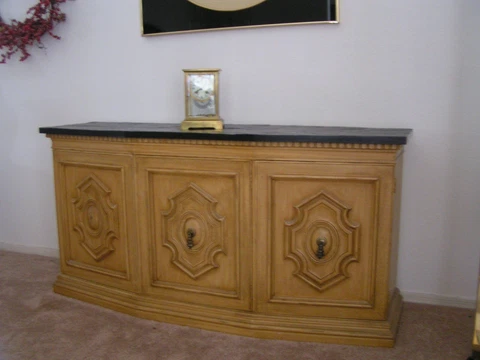 HENREDON ITALIAN/MED STYLE, 3 DOOR CREDENZA SIDEBOARD 60x20X30 BLACK SLATE Cover