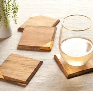 Moderne Holzuntersetzer von TWINE Living Co Metallic getaucht 4er Set Akazie MCM - Bild 1 von 6