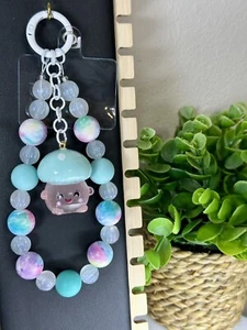 Glow In Dark Mushroom Blue & Tie-dye Handmade Phone Chain Beads & Acrylic CUTE! - Photo 1 sur 7