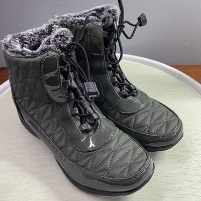 Botas de invierno impermeables anchas Khombu 7,5 - Molly Boots oliva nuevas sin caja Foto 1 de 4