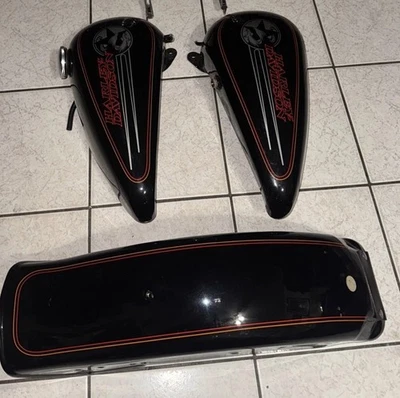 Комплект бензобаков 1993 OEM Harley-Davidson Softail Springer — заднее крыло - Изображение 1 из 4