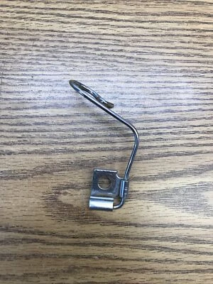 PIEZA ABRAZADERA CABLE KAWASAKI VULCAN 750 1986-2006 # 92037-1666 Foto 1 de 4