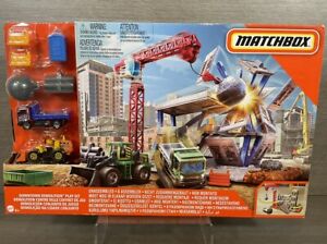Matchbox Downtown Demolition Play Set 2 Construction Cars + 10 Accessories