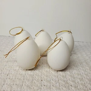 White Blank Hollow Plastic Easter Eggs Lot Ornaments 2.5 Inches Set Of 5 - Picture 1 of 4