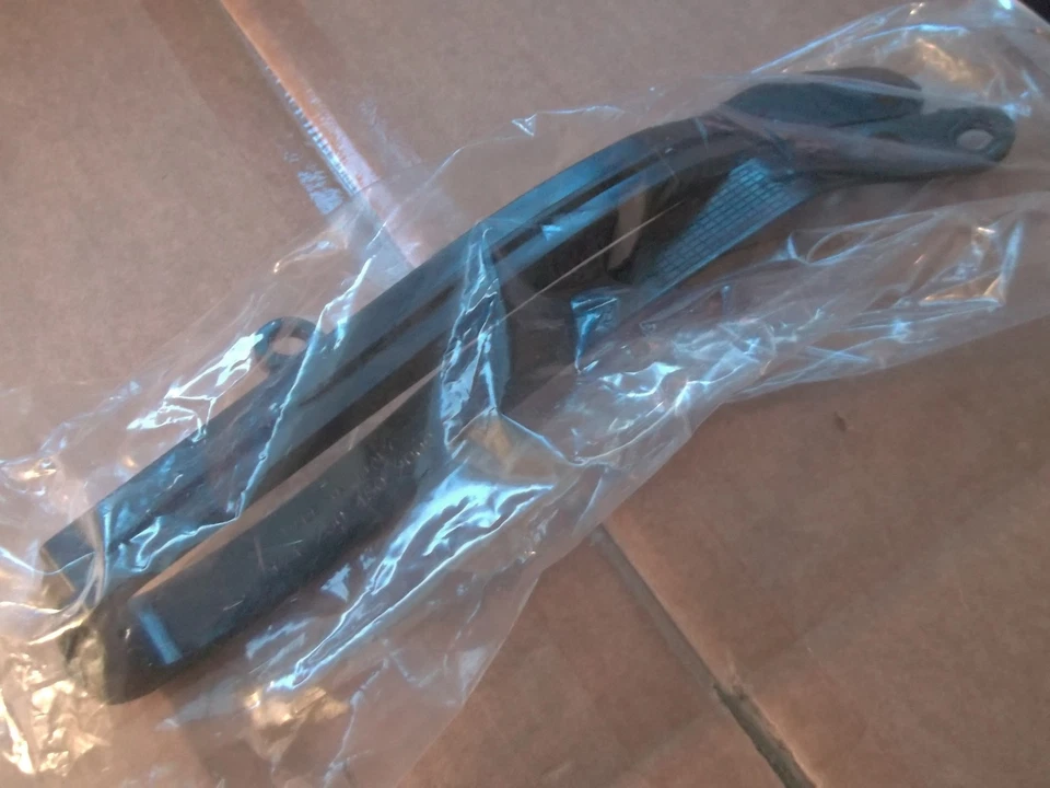 New Black Chain Slider Guide Yamaha YZ250F YZ450F YZ 250F 450F 2009 2010-2016 WR - Image 1 of 1