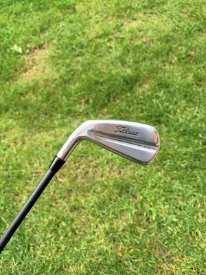 Titleist U505 2025 3 Iron Stiff Left Handed - Image 1 of 4