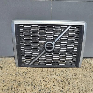 Grille Grill 84724159 for Volvo VNL 2018-2021 - Picture 1 of 17