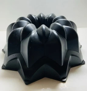 Nordic Ware STAR Bundt Cake Pan Heavy Cast Aluminum USA Made - Picture 1 of 4
