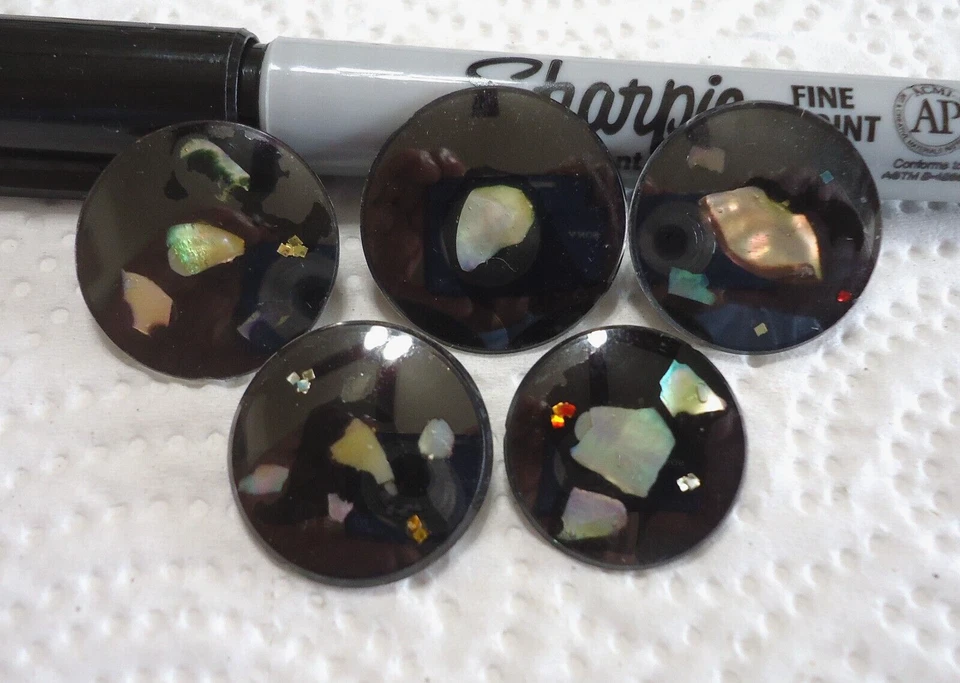 5 Vintage SHELL Under Glass Buttons 3/4" to 15/16" Signed J. Porter 1968 - Image 1 of 4