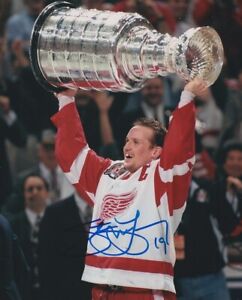 Steve Yzerman Signed Autograph 8X10 Photo Detroit Red Wings
