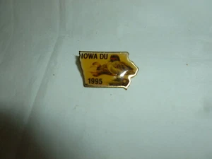 Vintage 1-1/4 Inch Metal 1995 Iowa DU Pinback Lot H-541 - Picture 1 of 12