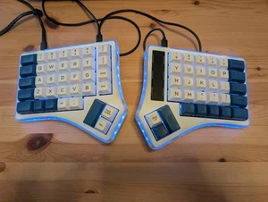 Sol3 Ergo Split Keyboard - Picture 1 of 4