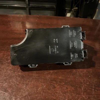 🍀 Dodge Avenger Chrysler 200 TIPM 2011-2014 caja de fusibles OEM P04692346AD Foto 1 de 4