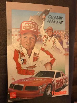 CARTÃO POSTAL VÁ COM O VENCEDOR HARDEE RACING TEAM CALE YARBOROUGH 1985 - 9 x 6 pol. - Imagem 1 de 2