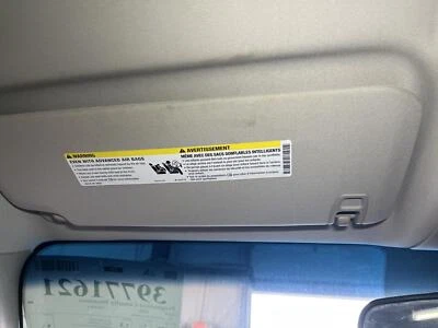 Viseira solar esquerda usada serve: 2010 Gmc Sierra 1500 captador novo estilo pele de porta lisa - Imagem 1 de 4