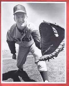 1967  CALIFORNIA ANGELS   8  X 10   GLOSSY   TYPE 1    DON MINCHER - Picture 1 of 2