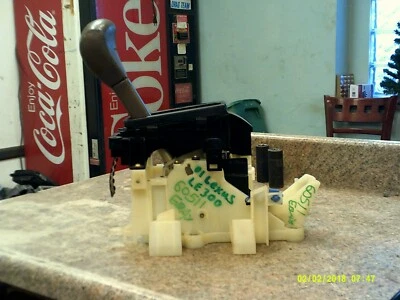 Conjunto de palanca de cambios de transmisión automática de fábrica OEM Lexus ES300 1997-2001 Foto 1 de 4