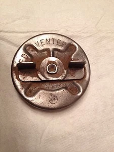Original Eaton Gm Gas Fuel Cap 1957-1962 Corvette - Imagen 1 de 1