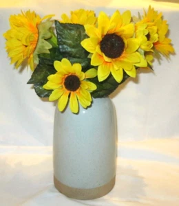 CUORE E MANO con VASO GIRASOLI in gres MAGNOLIA Chip Joanna GAINES NUOVO CON ETICHETTE - Foto 1 di 6