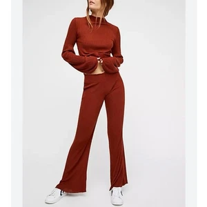 Free People Shoreditch Conjunto Óxido Acanalado Tejido Dos Piezas Salón Acampanado Pantalones S Usado en Excelente Condición - Imagen 1 de 10