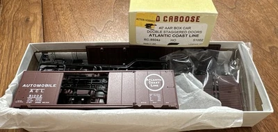 Red Caboose HO Kit #RC-8504a 40’ AAR Box Car Staggered DD Atlantic Coast Line NY - Image 1 of 4