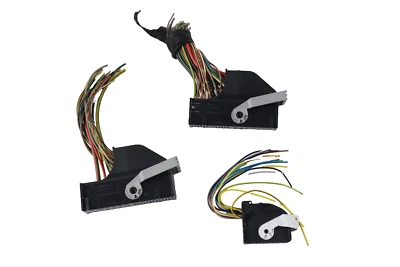 2006 - 2008 BMW 325i Footwell Light Control Module Unit 6977723 WIRE CONNECTORS - Image 1 of 4