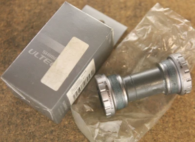 De colección Nuevo de Lote Antiguo Nuevo en Caja Shimano Ultegra Hollowtech SM-FC6600 Soporte Inferior Italiano Foto 1 de 3