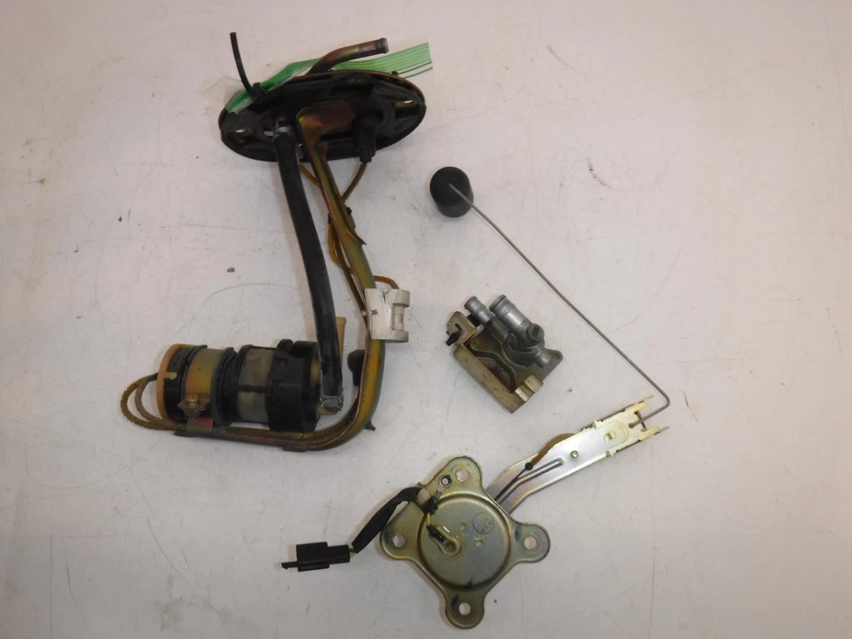 Honda Goldwing 1500 1996 OEM bomba de gas combustible con unidad de envío de flotador  Foto 1 de 4