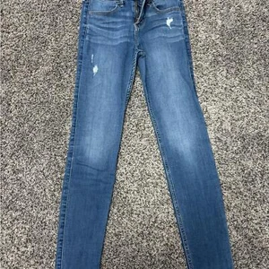Abercrombie Kids Blue Skinny Jeans with Distressed Details - Picture 1 of 4
