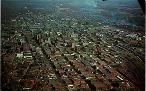 Vintage Iowa IA Postcard Great View of Des Moines looking East Racoon Rivers - Picture 1 of 4