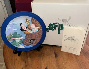 Disney Peter Pan Croc 3D Relief Plate It’s the Croc Tic-Toc-Tic-Toc W / Box - Picture 1 of 9