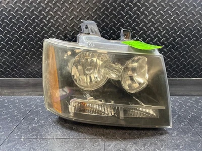 07-13 AVALANCHE1500 Headlight RH Foto 1 de 4