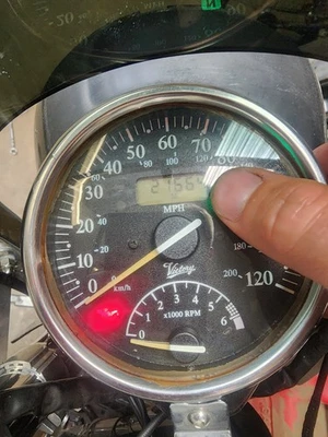 1999-2003 Victory V92c Speedometer  21,664 Miles,  Fully Functional! - Image 1 of 4