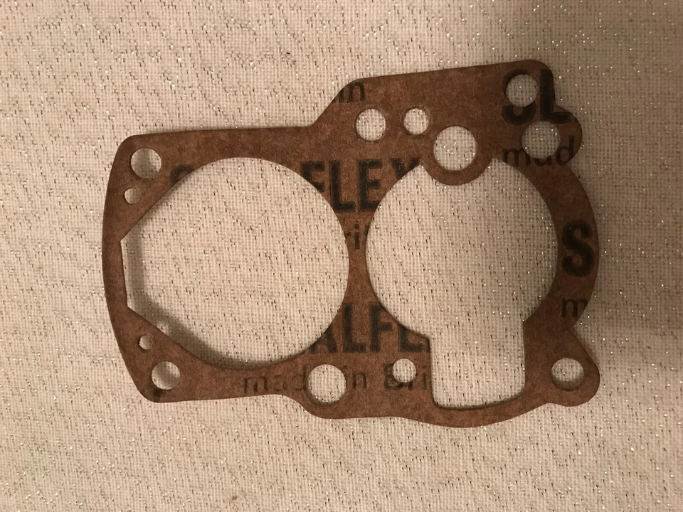 ПРОКЛАДКА ВЕРХНЕЙ ЧАСТИ КАРБЮРАТОРА FORD ANGLIA/PREFECT - Изображение 1 из 1