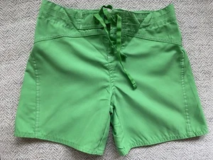 LL Bean 6X 7 Green Board Shorts Adjustable Waist - Picture 1 of 3