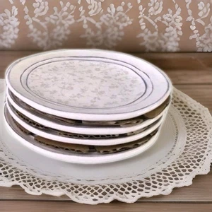 ❀ڿڰۣ❀ LAURA ASHLEY 4 Mini ARTISAN DESIGN Handmade PETIT FOURS / CANAPE PLATES - Picture 1 of 3