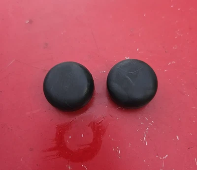 1998-2002 Isuzu Trooper OEM Windshield Wiper Arm Base Cover Caps/Pair - Image 1 of 3