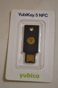 YubiKey 5 NFC - Zwei-Faktor-Authentifizierung Sicherheitsschlüssel - Bild 1 von 2
