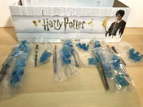 Jakks Harry Potter Collectible 4” Die-Cast Mini Wand W/ Stand Newt Scamander Cover